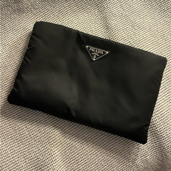 Prada chain shoulder bag in Nylon - Picture 4 of 8